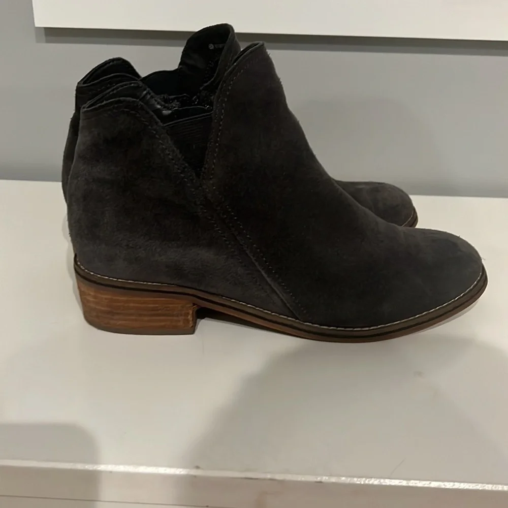 Blondo Waterproof Booties - Picture 2 of 8